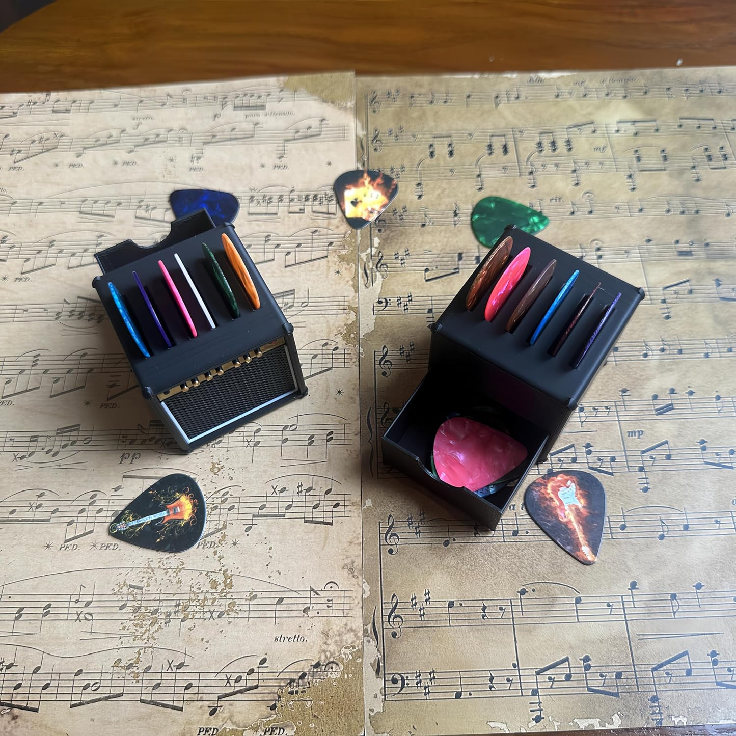 🗃️🗃️2 PACK Picks Holder Box, Guitar Pick Display Holder, Amp Speaker Styled Pick Holder for Guitar Players and Music Enthusiasts