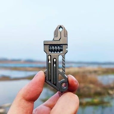🛠️8-in-1 Titanium EDC Multi-Tool Wrench Keychain – Everyday Carry Companion for Adventure, Repair & Emergency Moments