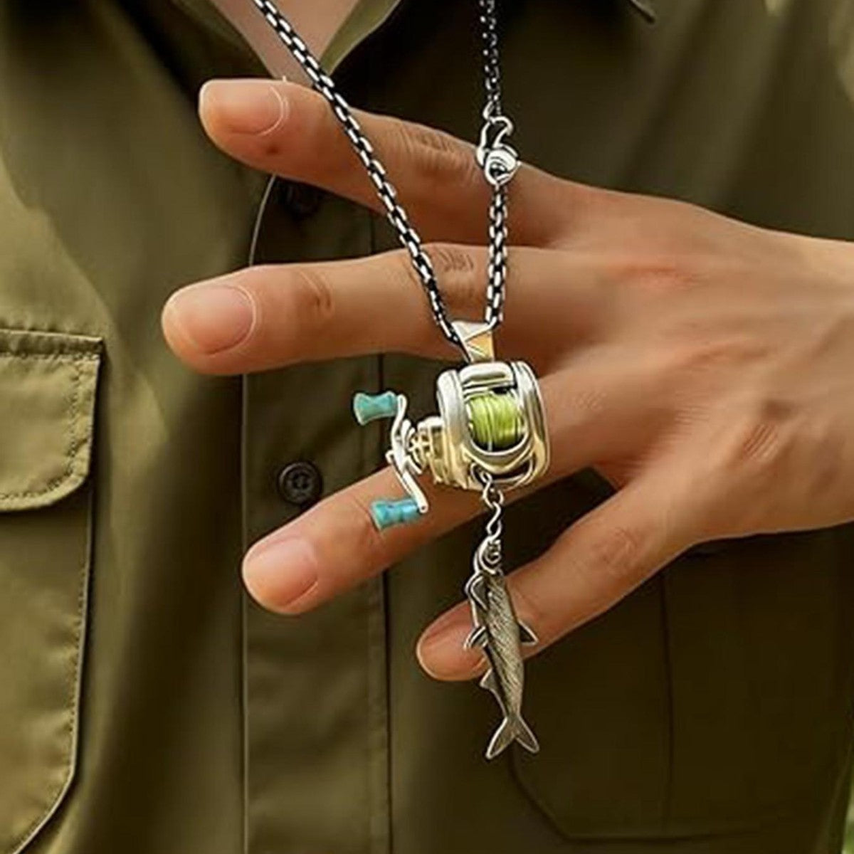 Mini fishing reel necklace, Rotating Handle Spinning Reel Pendant Keychain