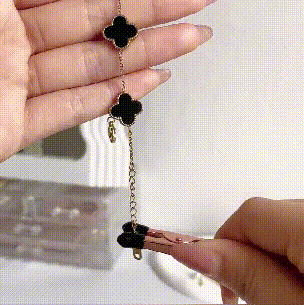 ✨️Bracelet Helper Tool for Self-Wearing Fastening Assistant Easy to Use Versatile for Various Bracelets
